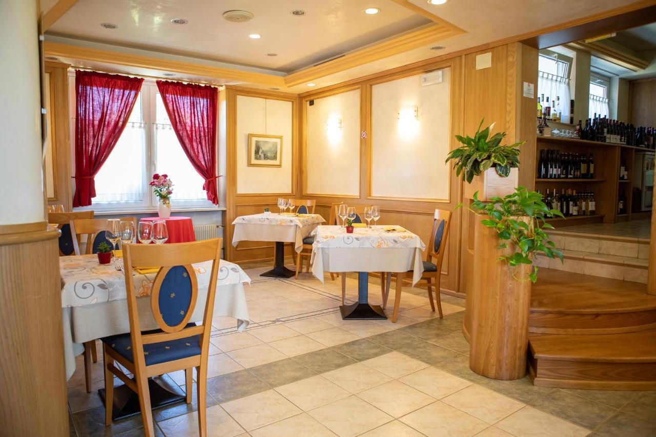 Hotel Ristorante Sagittario Feltre Exterior foto